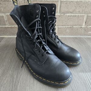 Dr Martens 1460 10-eye Boots